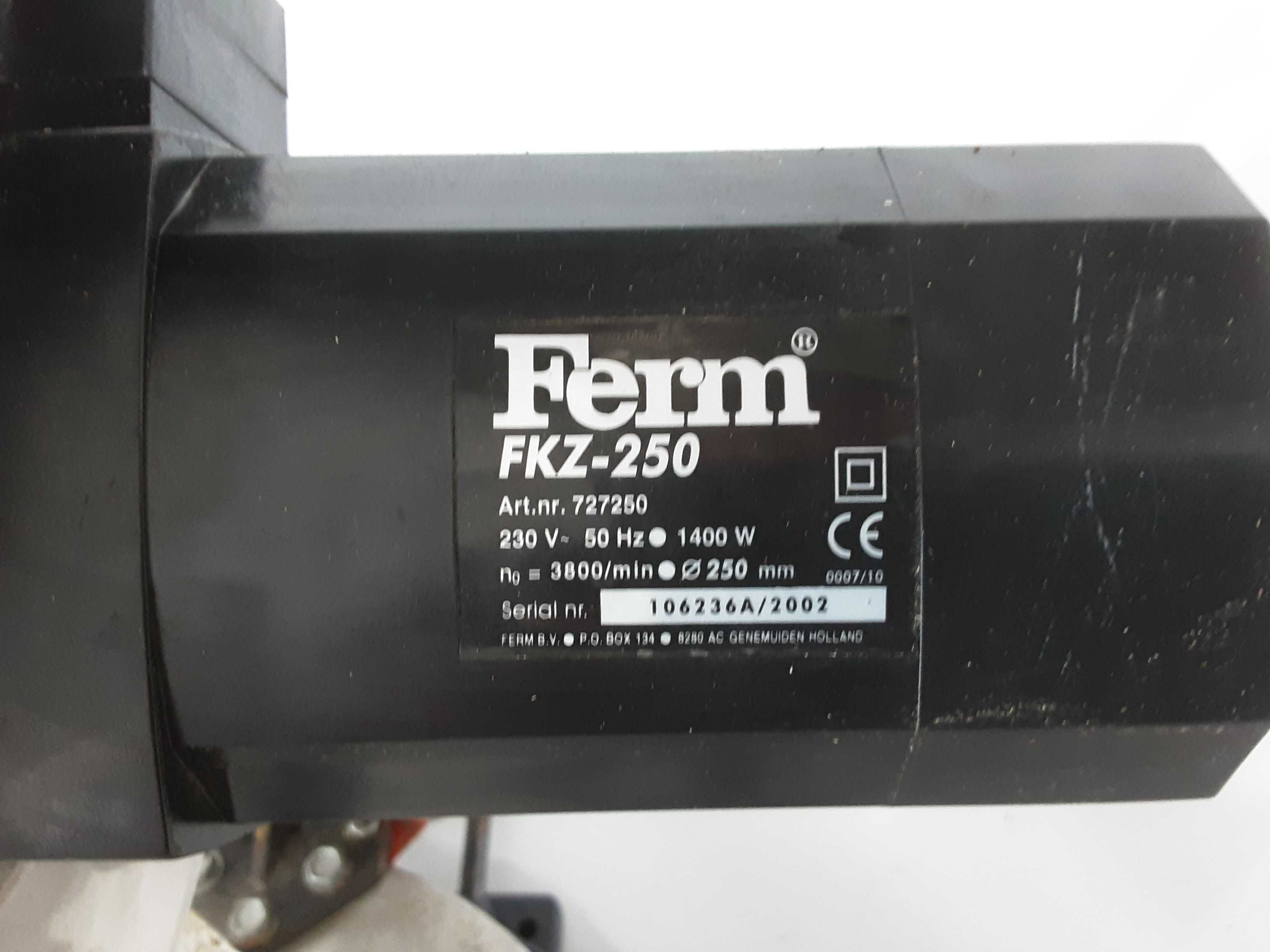 Циркуляр пендула - Ferm 1400W / 250mm