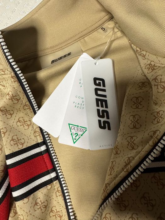 Суичър Guess размер S чисто нов