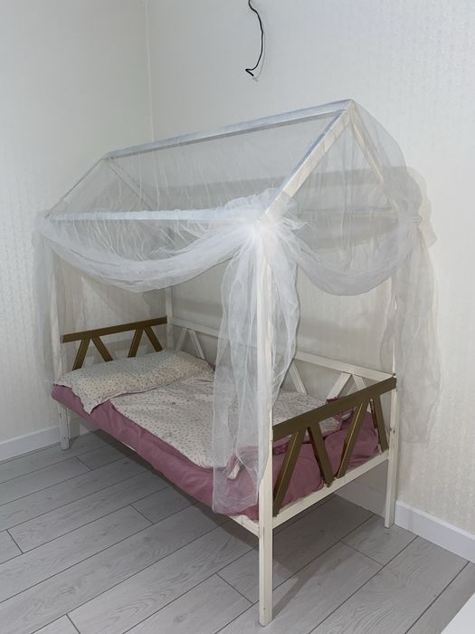 Детский коовать металлический