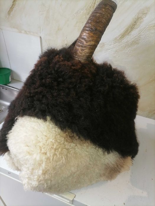 Кукерска маска, лека и удобна!