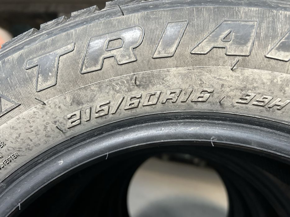 Авто шины в хорошем состояний 215/60