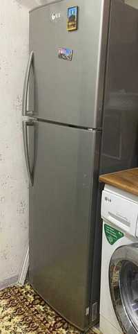 Срочно продаётся холодильник LG!