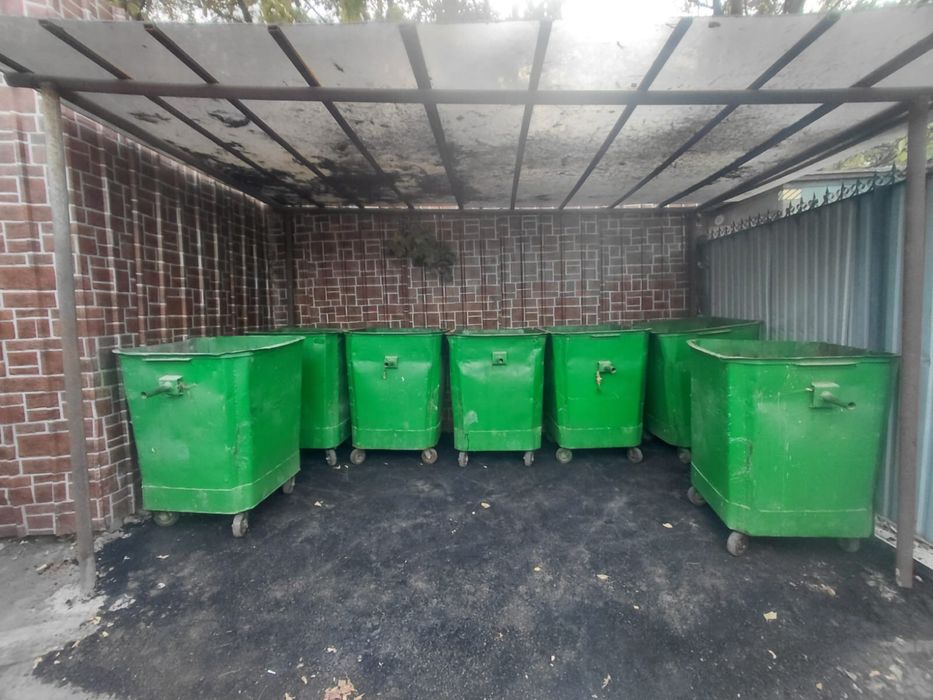 Б/У мусорные контейнеры 1куб