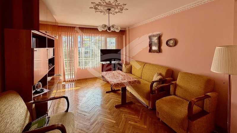 Тристаен апартамент в района на Цветен квартал - 94484