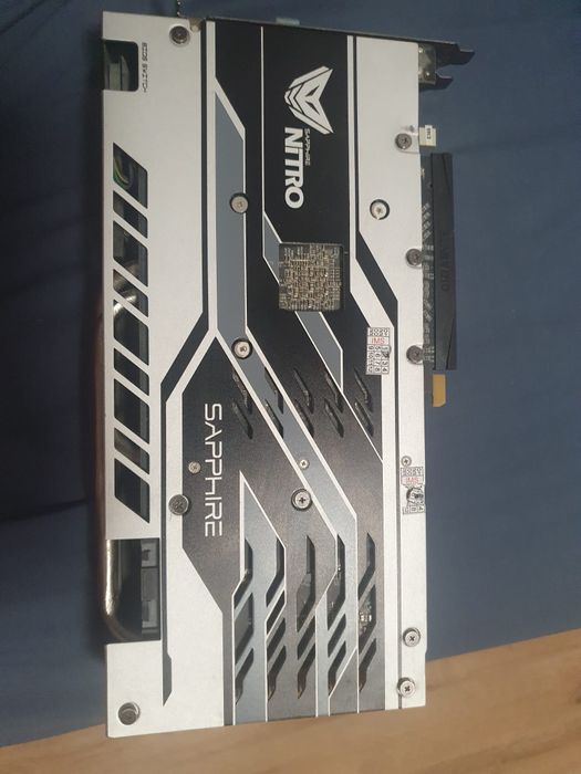 Placa video sapphire nitro 570