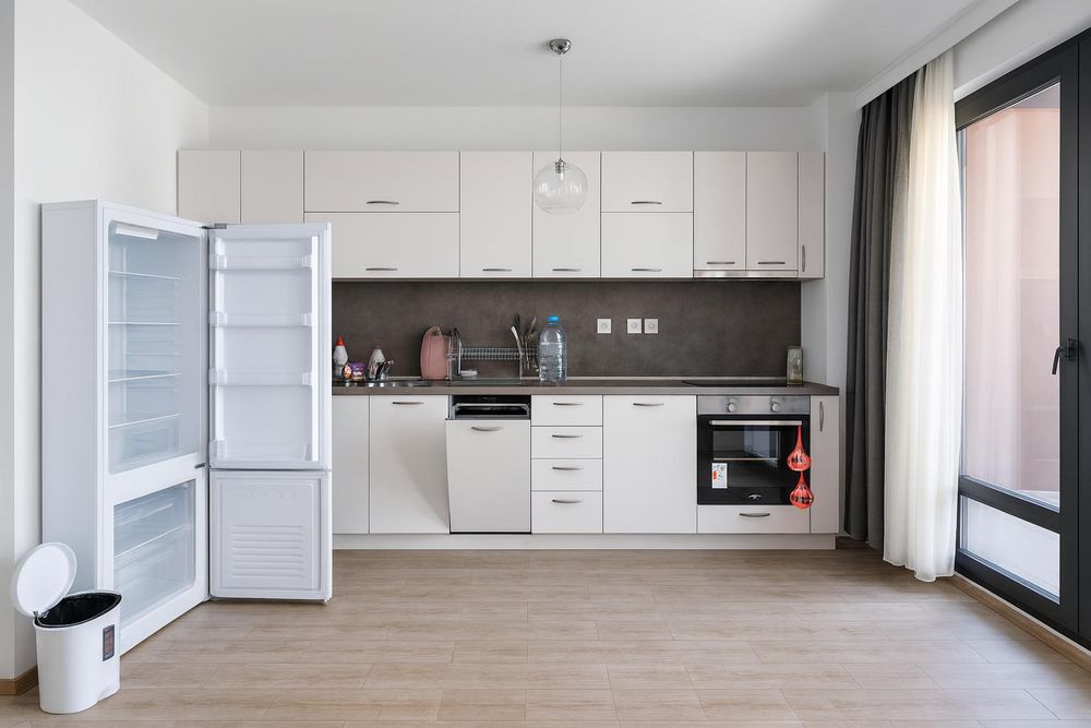 Просторен ТРИСТАЕН апартамент в кв. Христо Смирненски/ С ГАРАЖ!!!