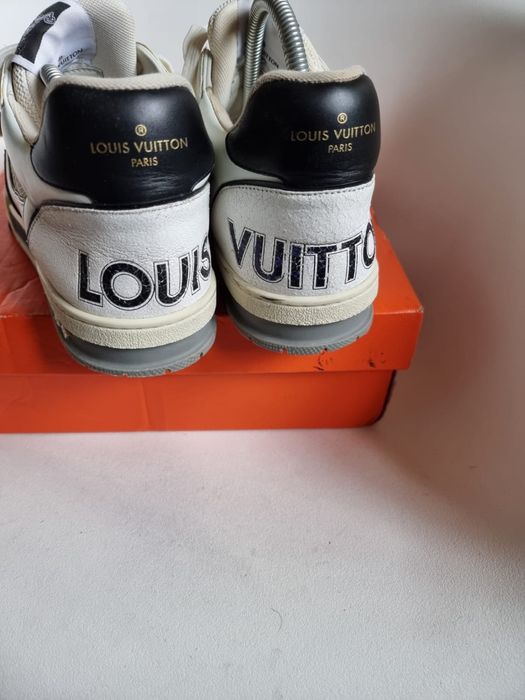 Louis Vuitton Black/White marimea 44