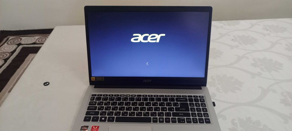 Ноутбук acer. На хорошем состоянии!!!