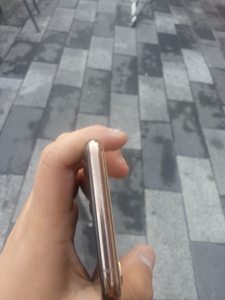 Iphone xs na 64 gb
