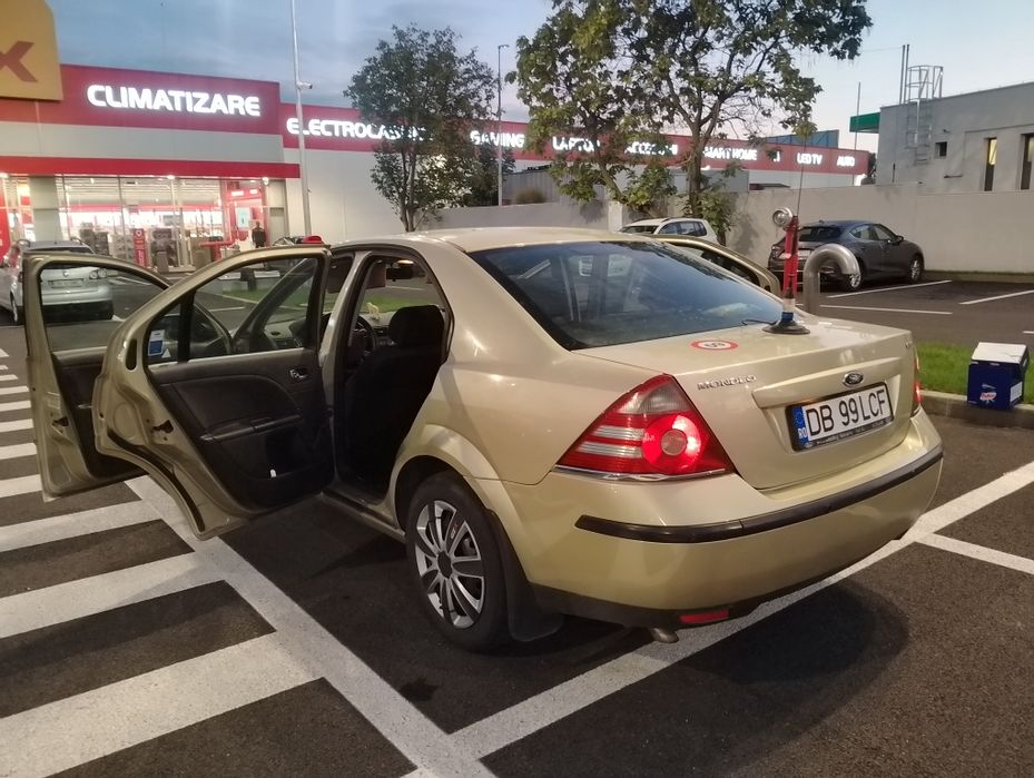 Ford Mondeo 2.0 TDCI schimb Vito  Trafic Vivaro