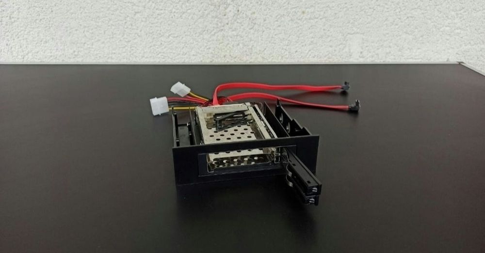 Rack mobil dublu HDD SATA 2.5 card PCI seagate piese calculator retea