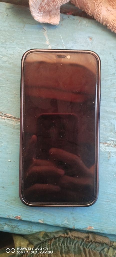 Срочно продам айфон 11