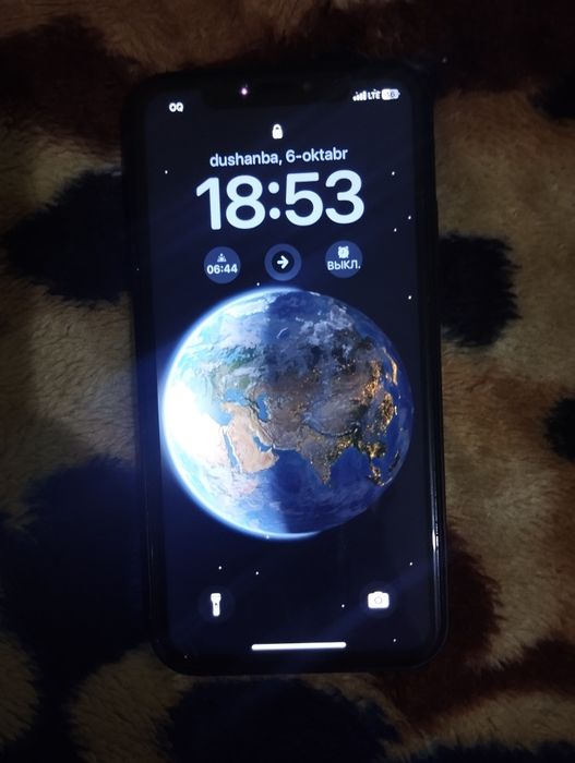 Iphone xr 16 qlingan.