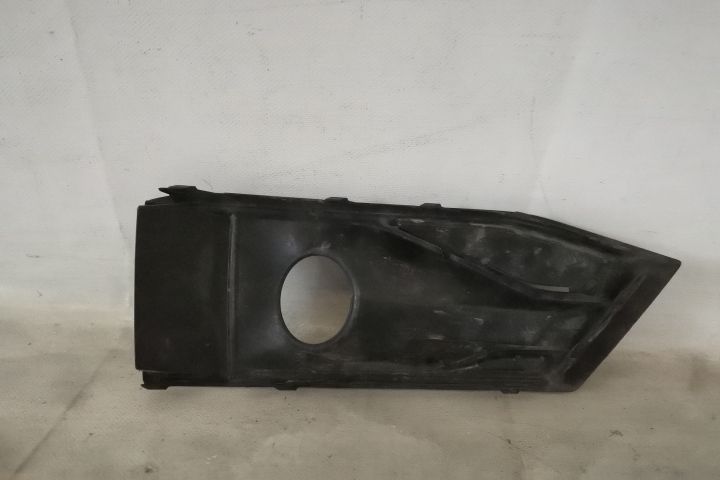 Ауди А4 / Audi A4 B9 8W0207682AR Оригинална лява решетка на проектора