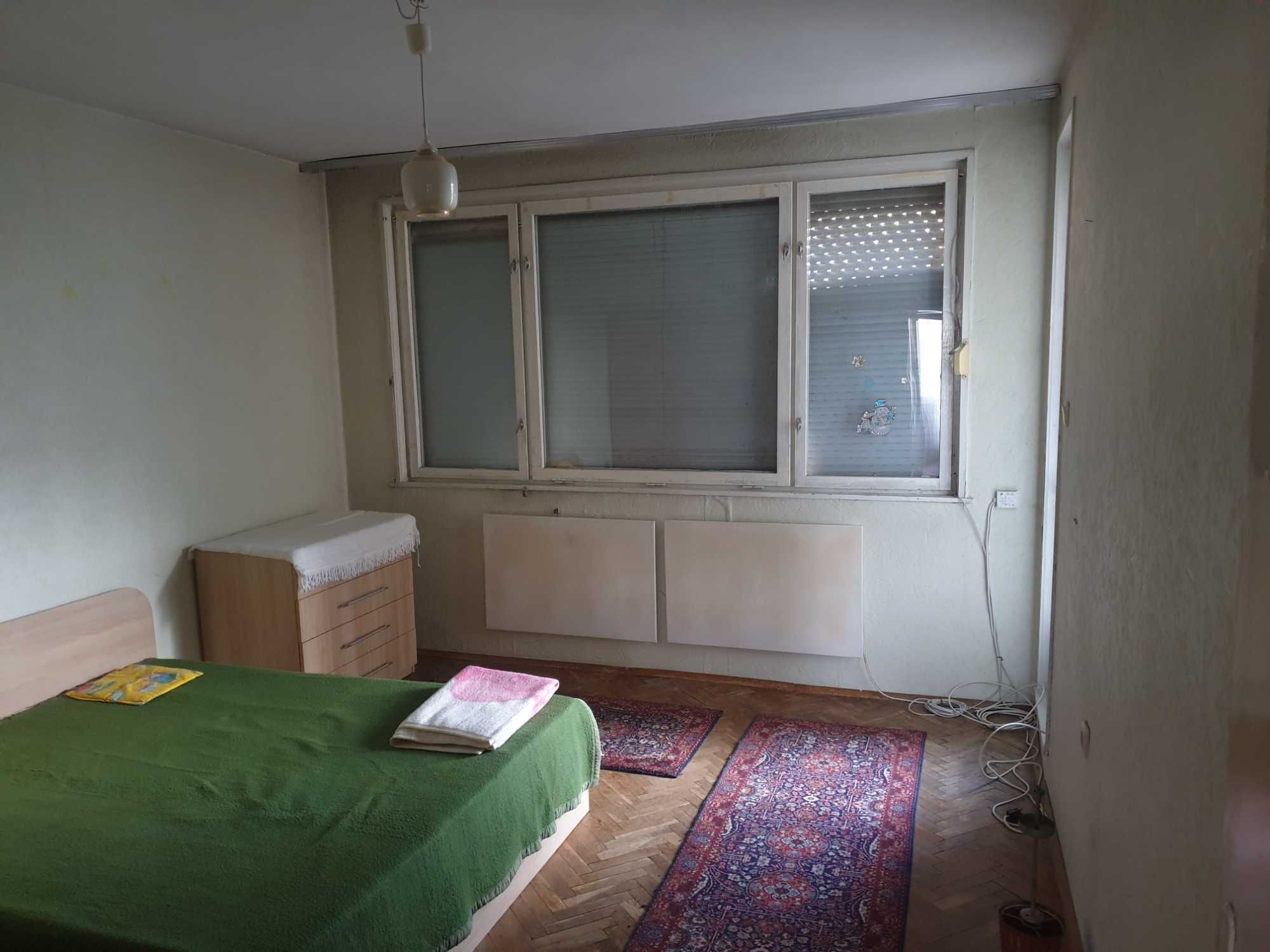 Собственик продава 3 ст. апартамент 100кв.м Русе, Център, ул. П. Хитов