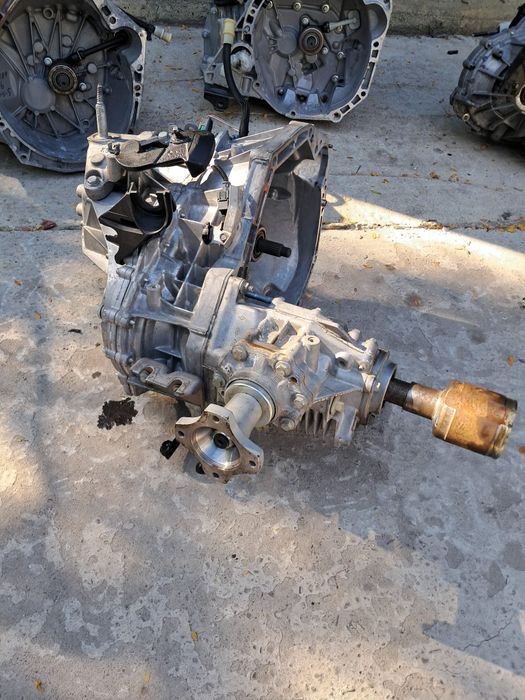 Cutie viteze Dacia Duster 1.5 dci 4x4 TL8 B 005