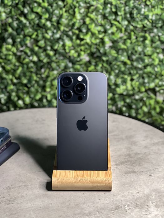 iPhone 15 Pro Natural Titanium 98% baterie ca nou + huse cadou / cablu