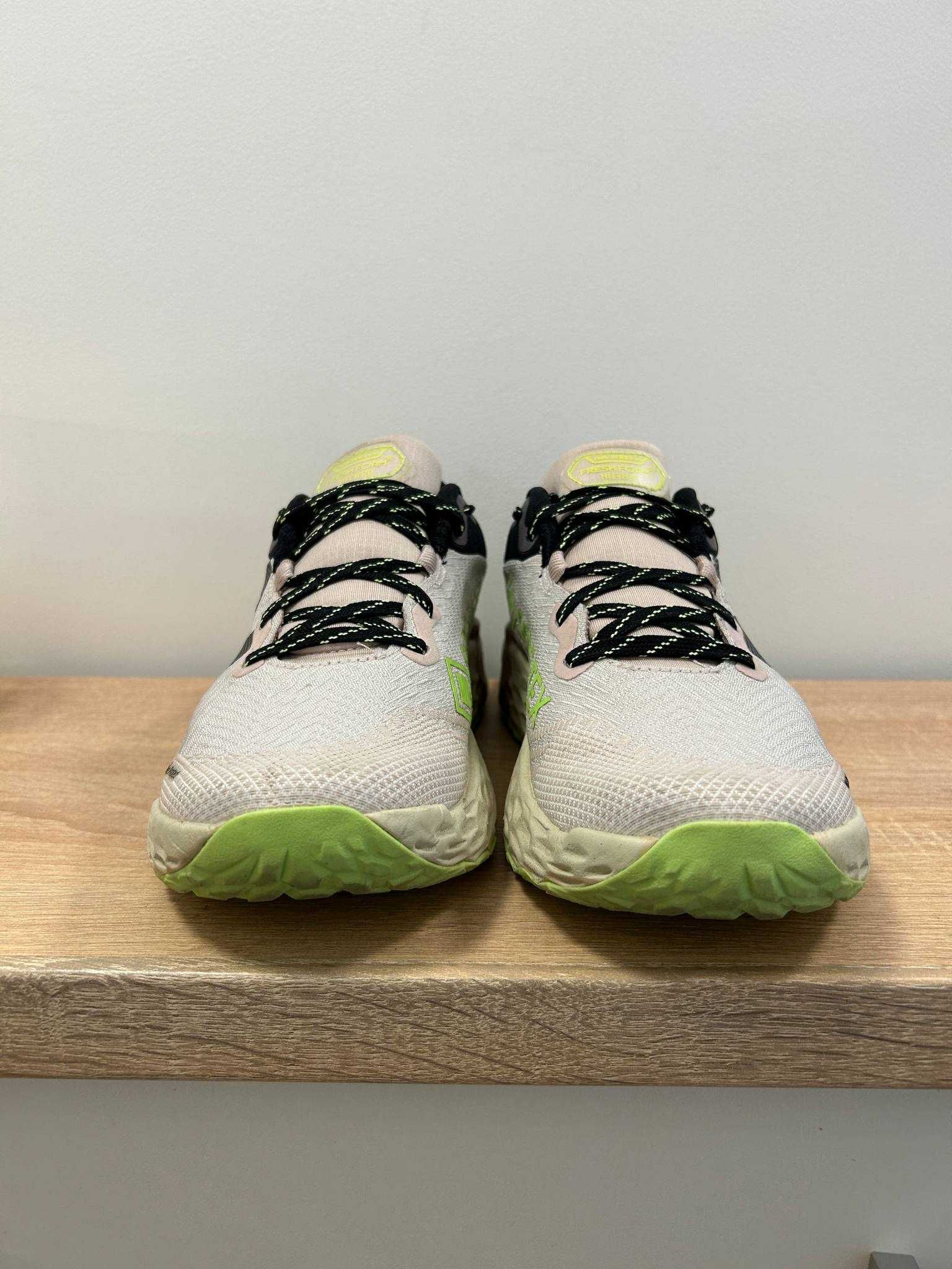 Оригинални дамски маратонки - New Balance Hierro Gore-Tex