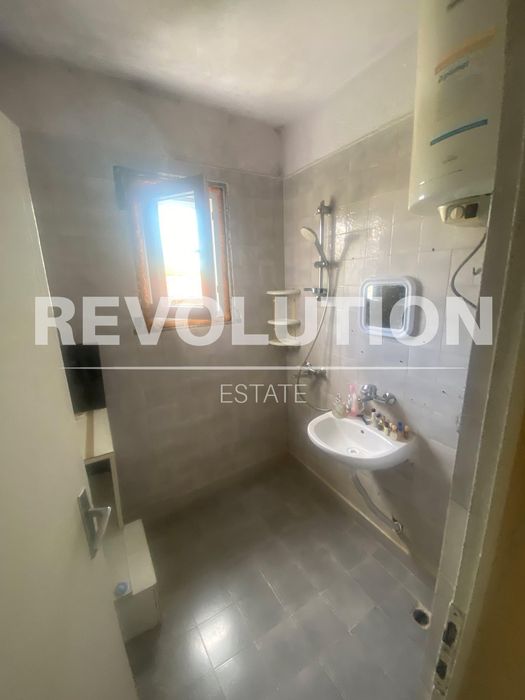 Дава се под наем Тристаен апартамент в Пловдив, Кючук Париж - 90 кв.м за 325 € - Снимка #4