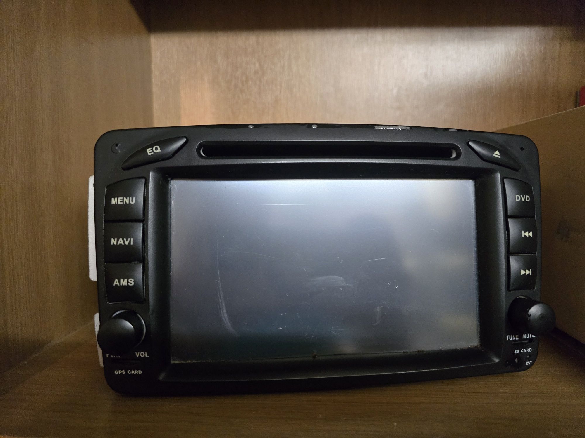 Mercedes W203, W210, CLK, SLK навигация с CarPlay и Android Auto