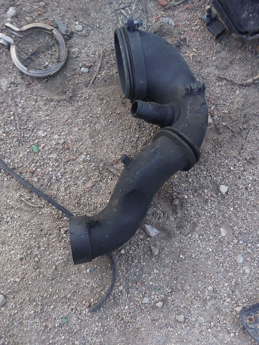 Въздуховод е60 е61 бмв 3.0д 235кс bmw e60 e61