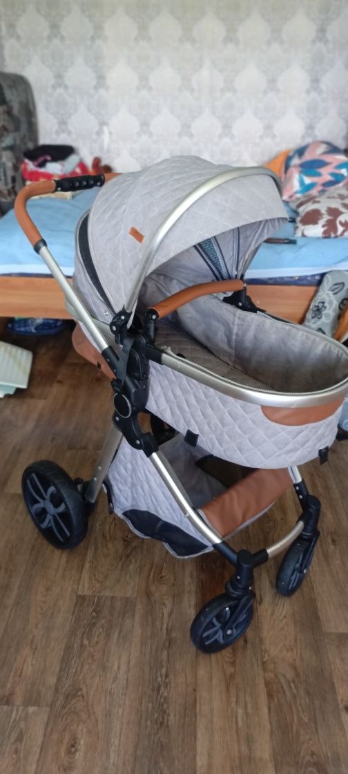 Продаем коляску  состояние  отличное
