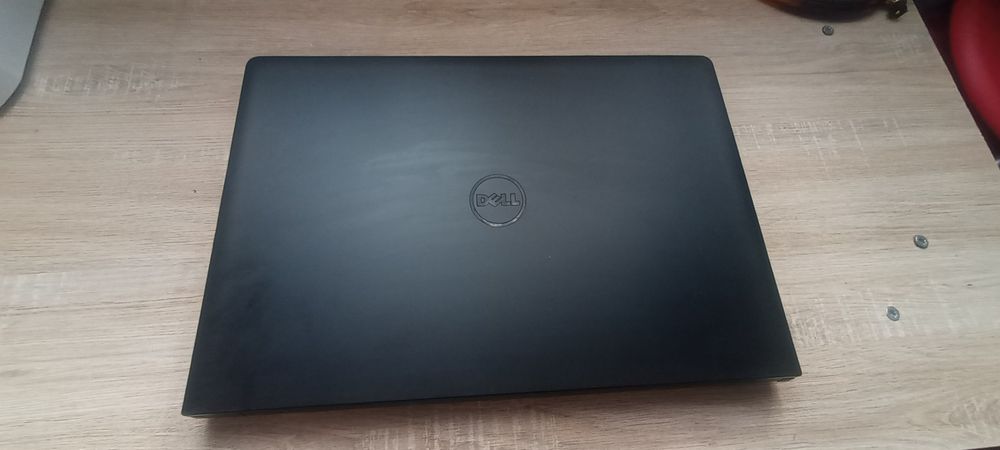 Laptop dell latitude 3570 anul 2016 pentru piese