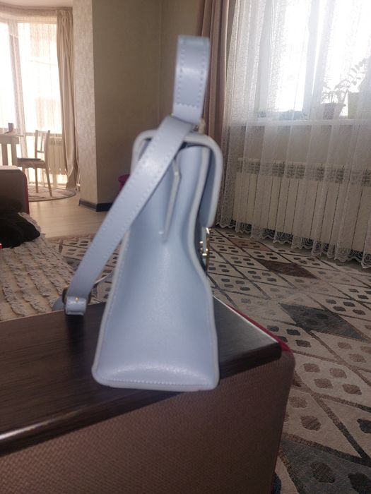 Сумка голубого цвета