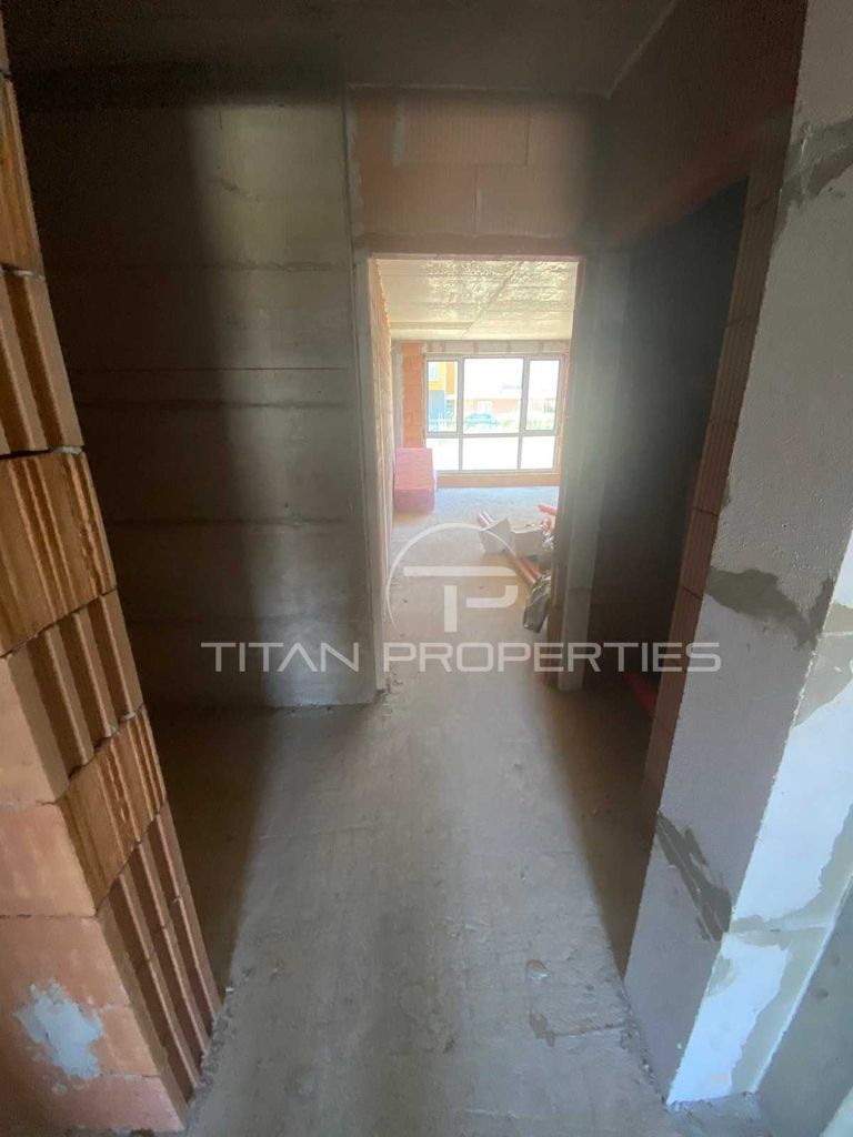 Продава се Тристаен апартамент в Пловдив, Остромила - 97 кв.м за 1135 €/кв.м - Снимка #5