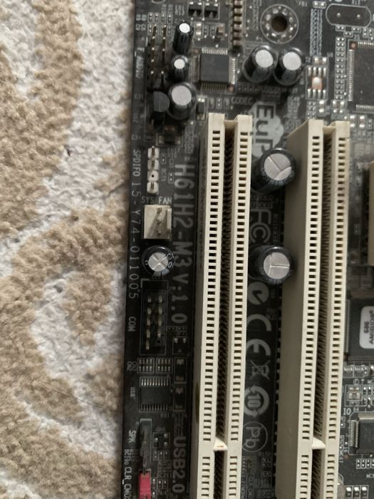 Core I7 2600 ECS H61 v1