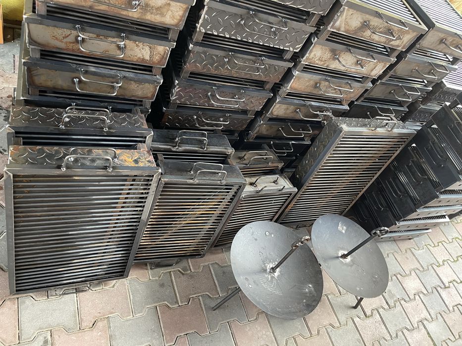 Grătar de grădină pe cărbuni