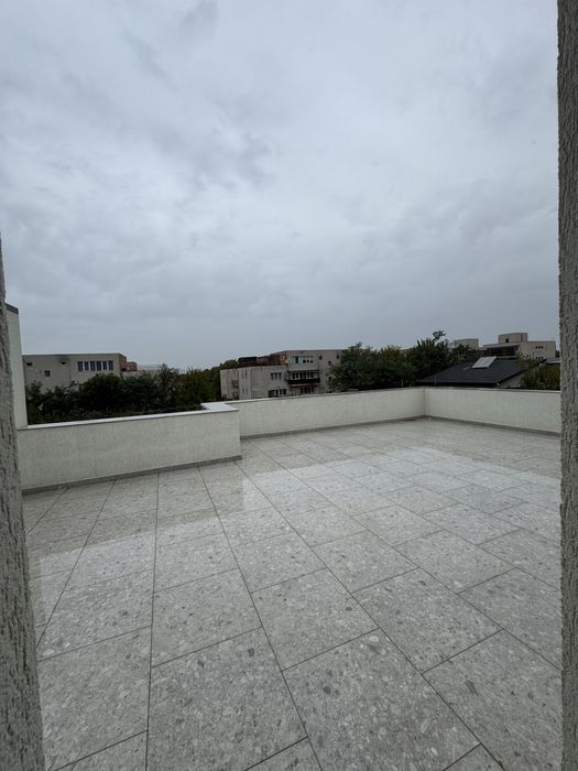 Inchiriez apartament 2 camere in cartierul 23 august