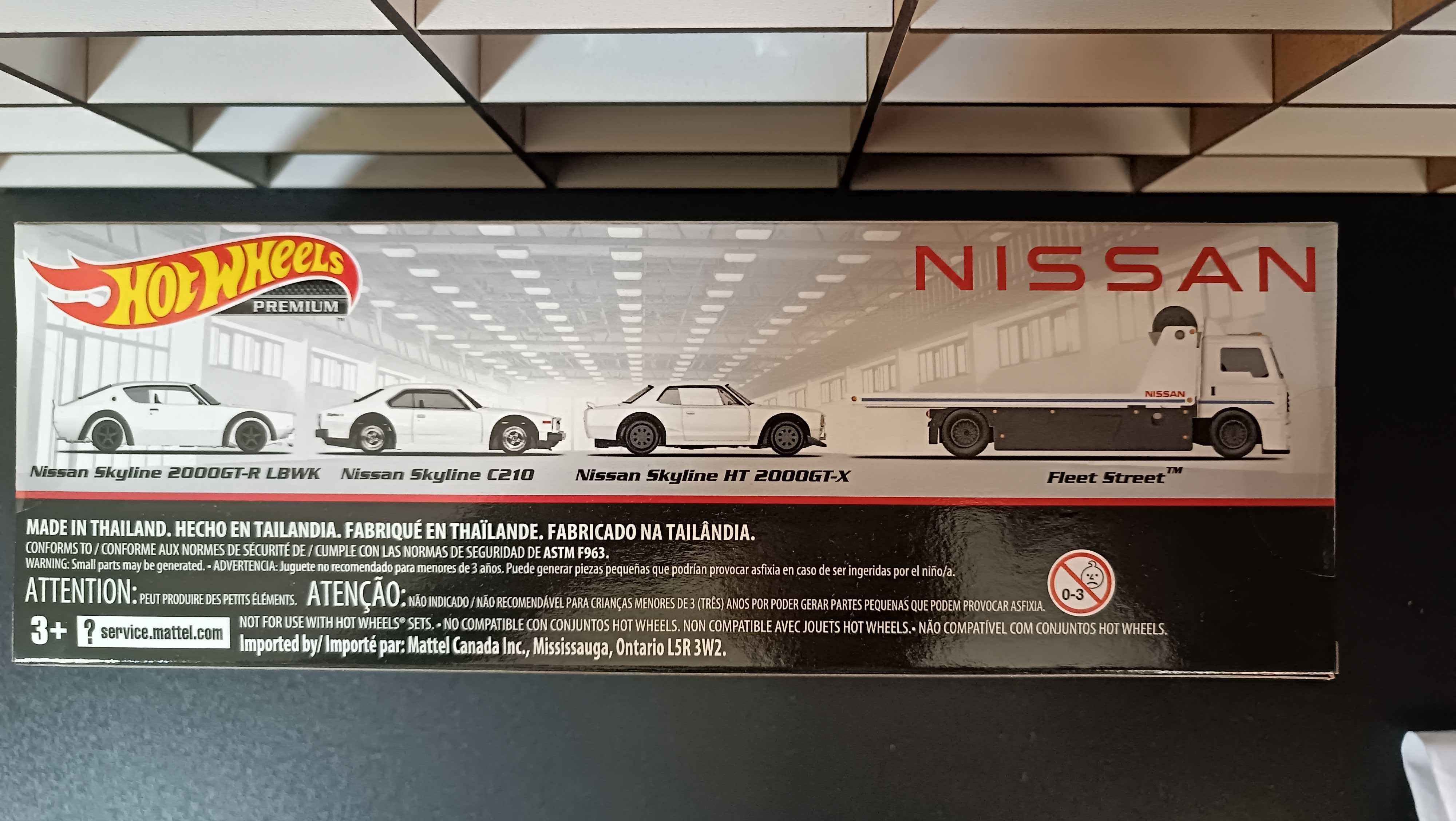 Hot wheels premium team transport nissan