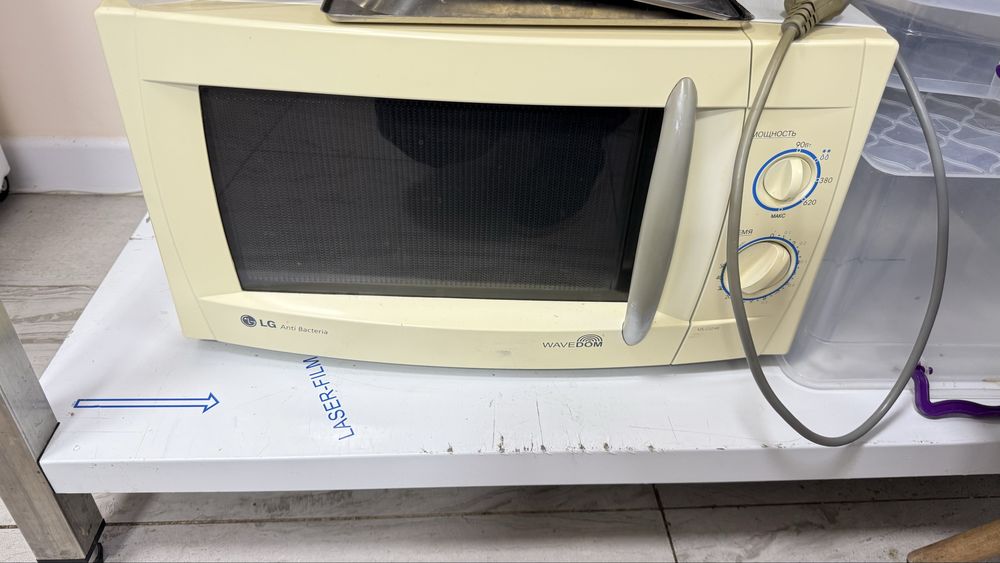 Продам микроволновую печь (микроволновку )