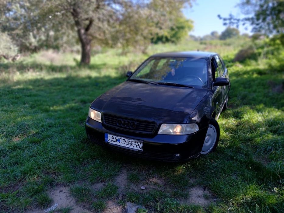 Audi A4 model 2002 transport gratuit la domiciliu varianta auto
