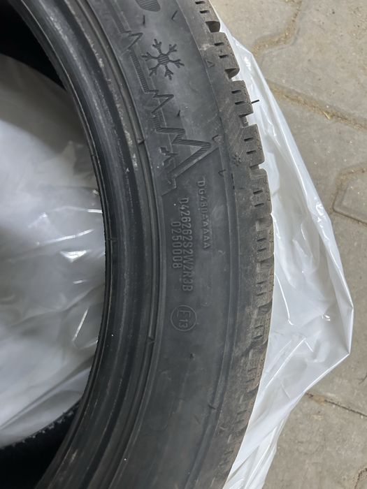 Продавам зимни гуми 225/45/17 DUNLOP WINTER SPORT 5 MFS 91H