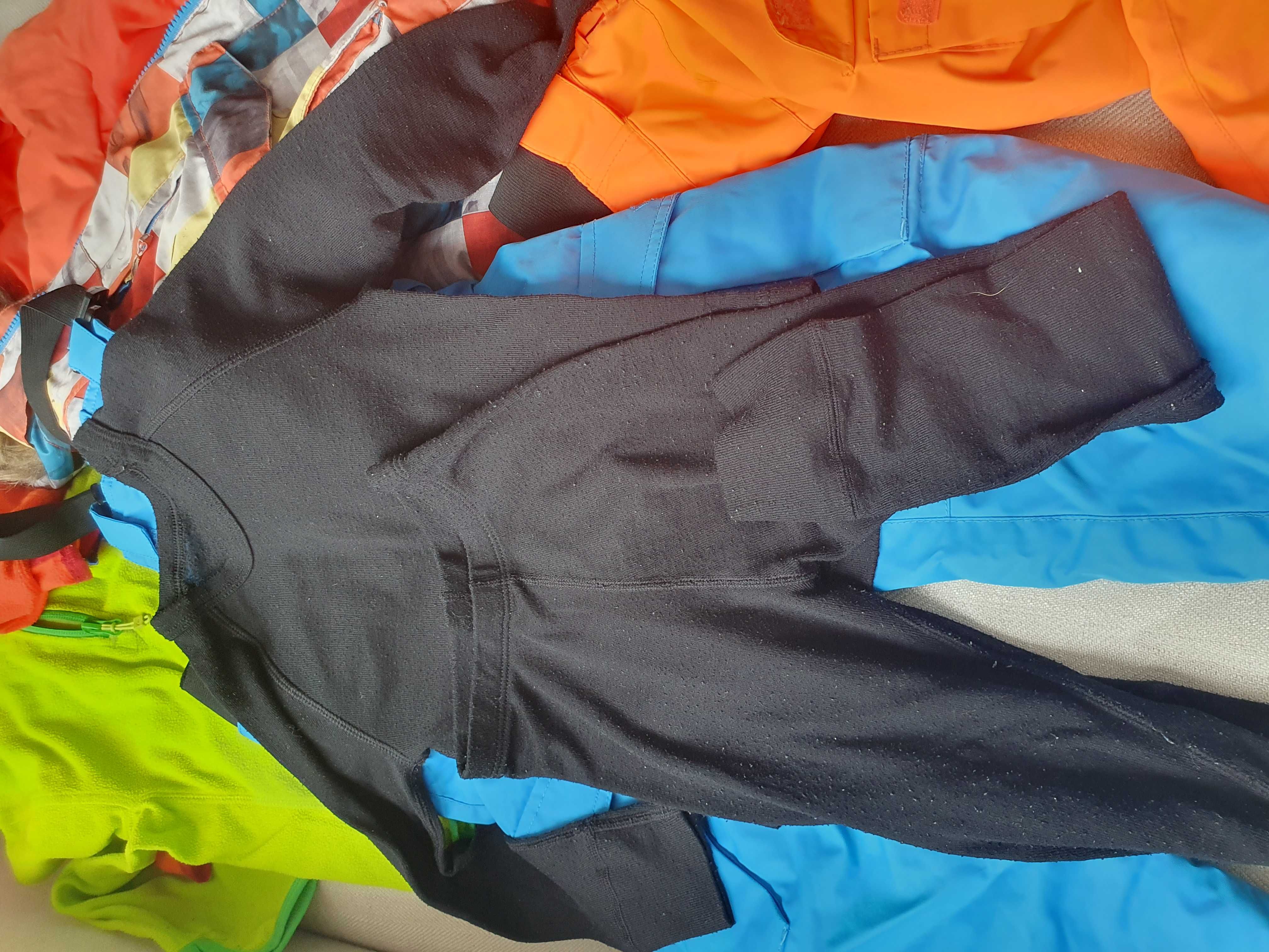 Пълен детски ски комплект Quiksilver яке,гащеризони2бр, полари 3бр, 3г