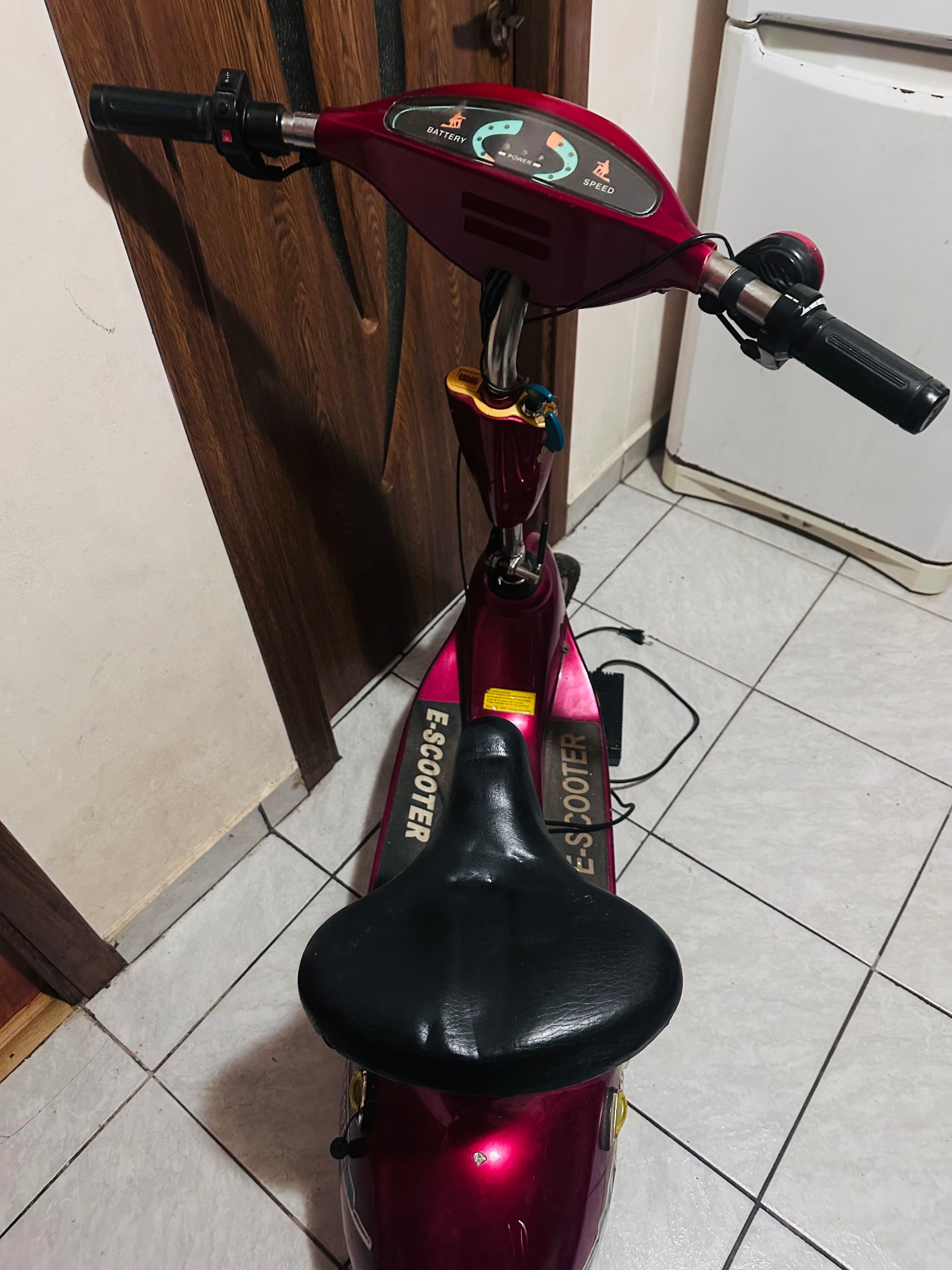 Vând Scuter Electric Defect