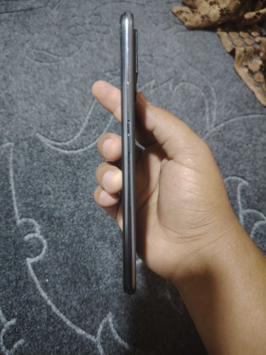 Vivo 21e 128 8+4 srochni sotladi