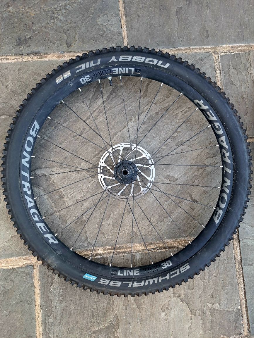 Капли Bontrager Line Comp 30 TLR 27.5 Disc Mountain Bike Wheels in Bla