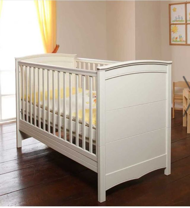 Трансформиращо се бебешко легло