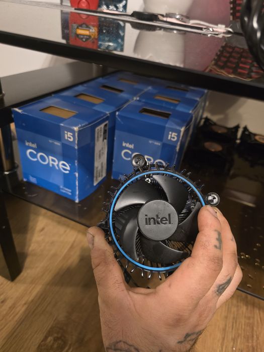Vând Cooler CPU nou.