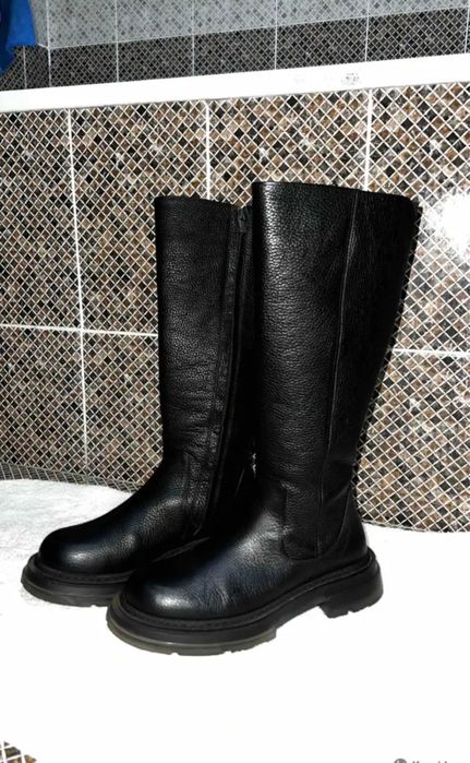 Срочно Продам ботфорты женские, Бренда Derimod