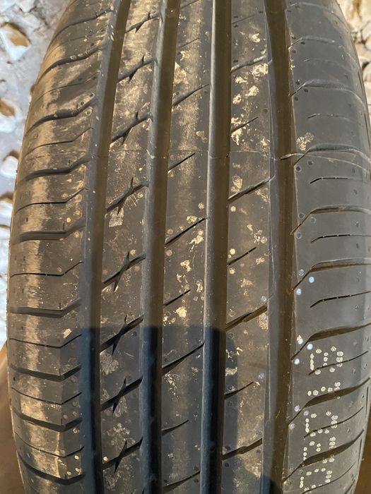 Резина на 17 215/60 новая в нал