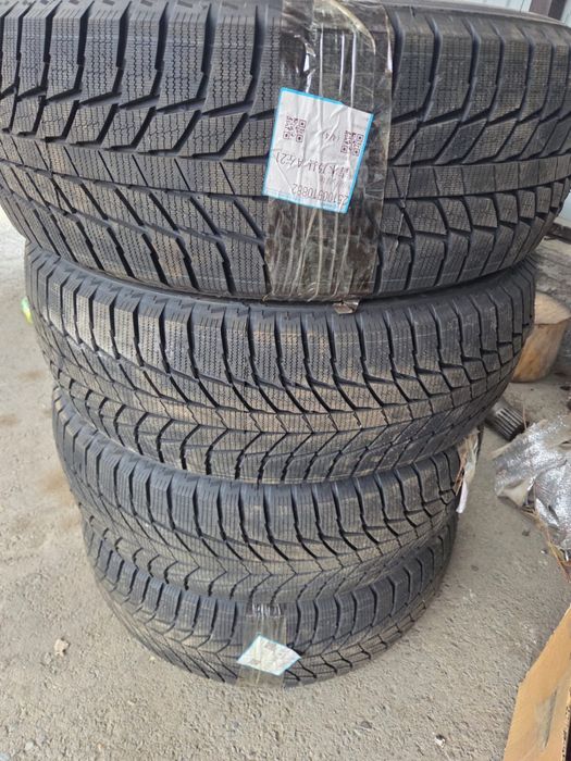 Зимние шины 17 Triangle 265/70/17