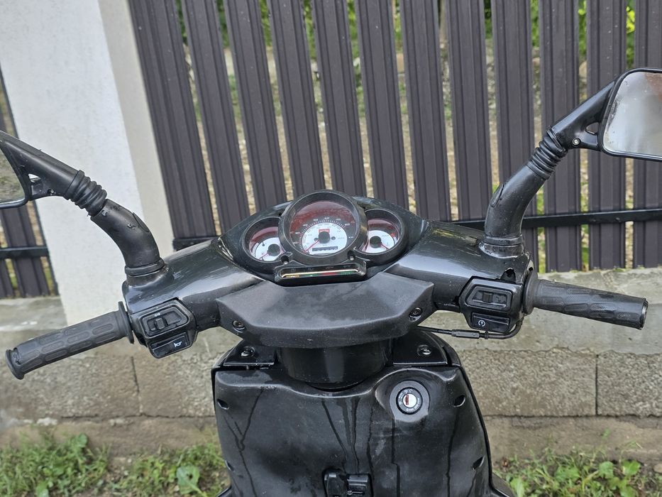 Scuter Aprilia SR 50 – în stare foarte bună!