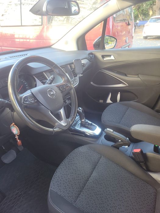 Vând Opel crossland