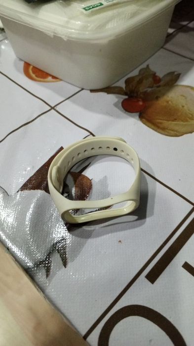 Зарядка и ремешки для mi band 4