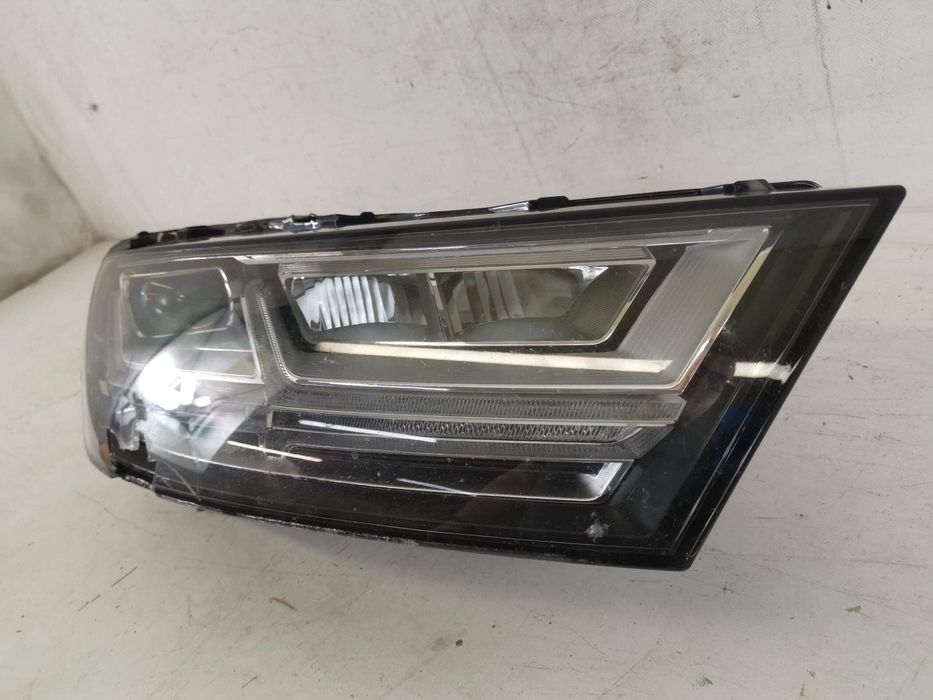 Фар Дясно Пълен Лед Ауди Q7 4M [ - ] Оригинален Повреден / Far Dqsno P