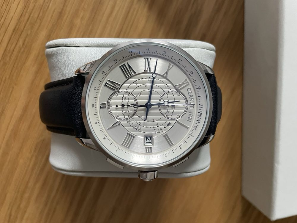 Часовник Cerruti CRW29304 model Чисто нов 320лв